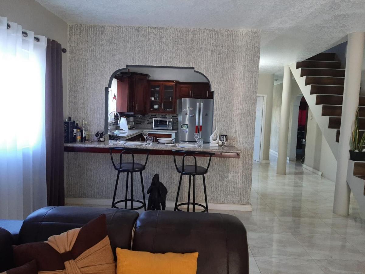 Hill View Vacational Rental 런어웨이베이 외부 사진